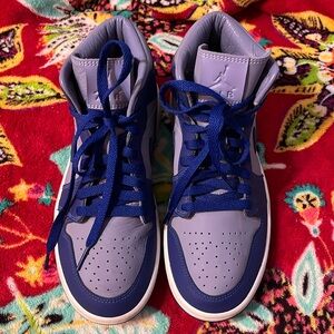 Air Jordan 1 Mid SE, Iron Purple Deep Royal. Size 7